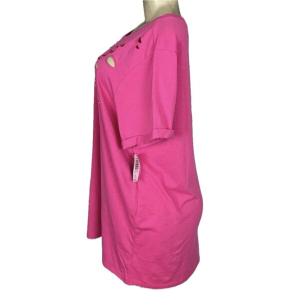 Torrid +4 Pink Crew Neck Distressed Camo Text Perfect Is Boring Short Sleeve Tee - Picture 5 of 6